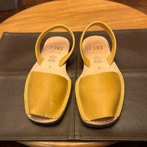 Pons Avarca yellow sandals